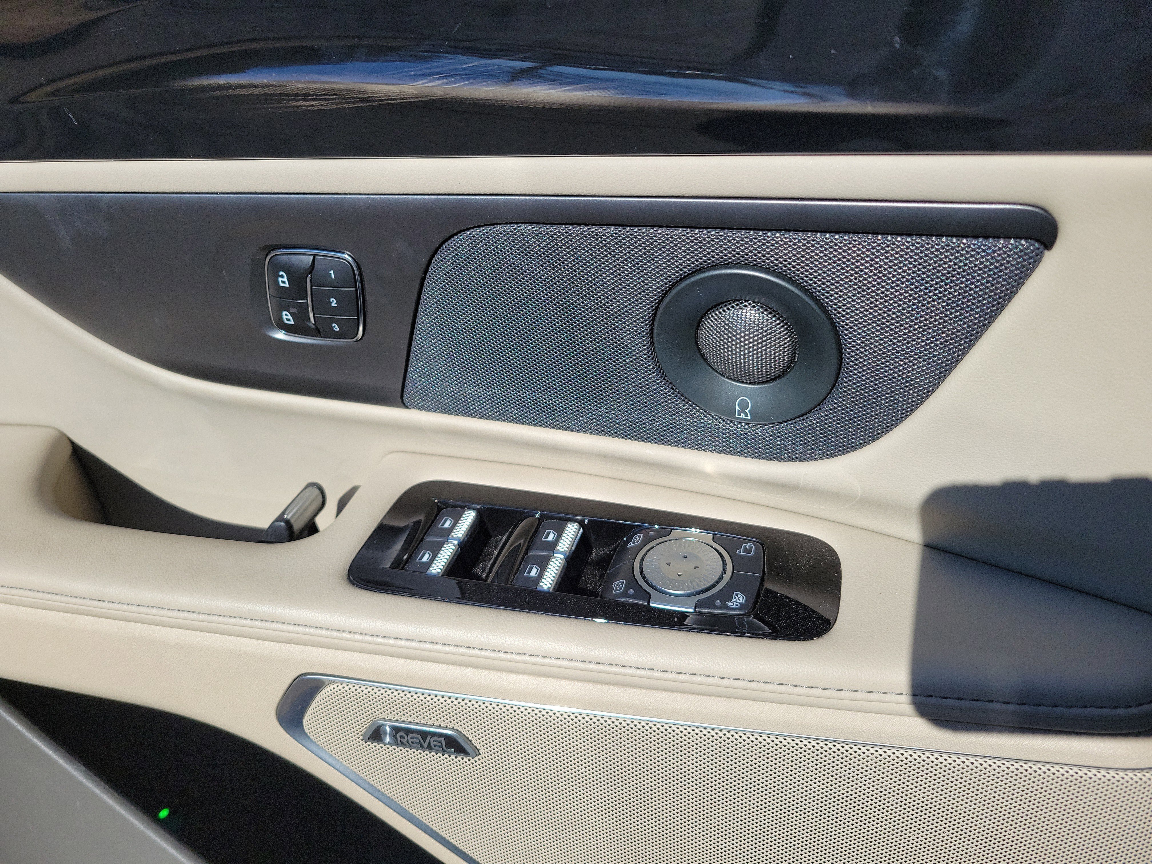 Used 2024 Lincoln Nautilus Reserve w/ Equipment Group 202A image 18