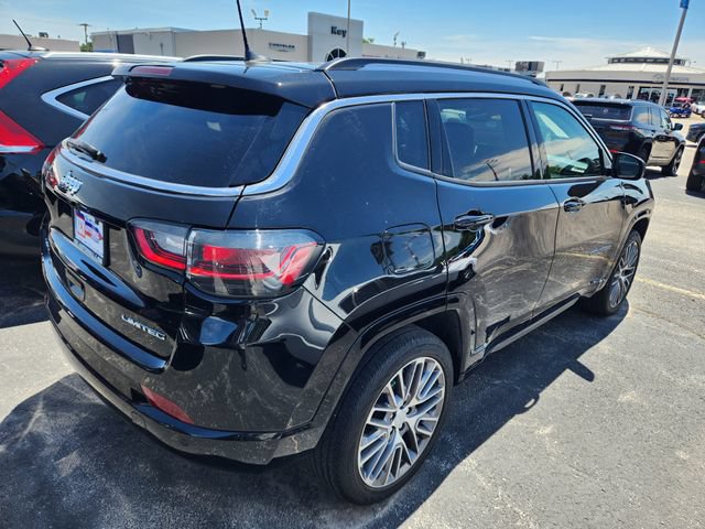 Used 2022 Jeep Compass Limited w/ Elite Group AWD/4WD image 3