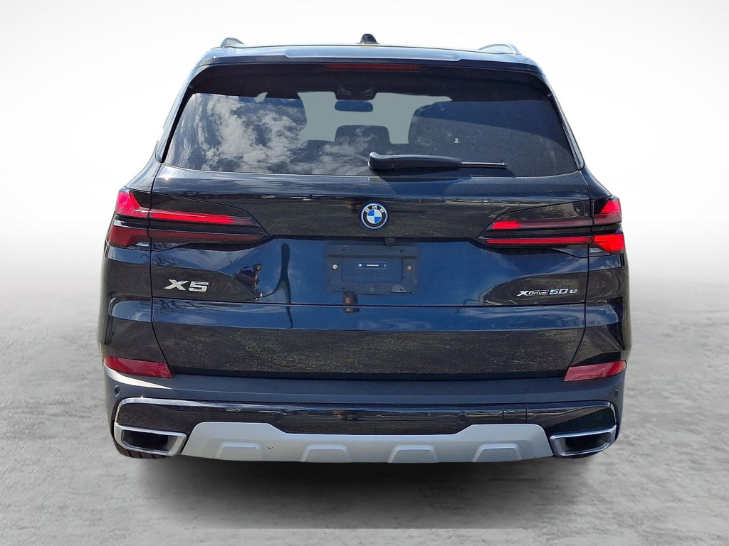 Used 2025 BMW X5 xDrive50e image 4