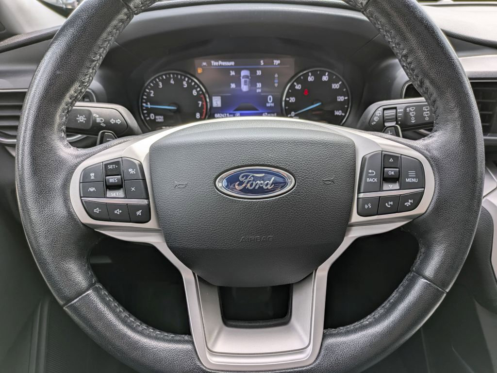 Used 2021 Ford Explorer XLT w/ Equipment Group 202A AWD/4WD image 16