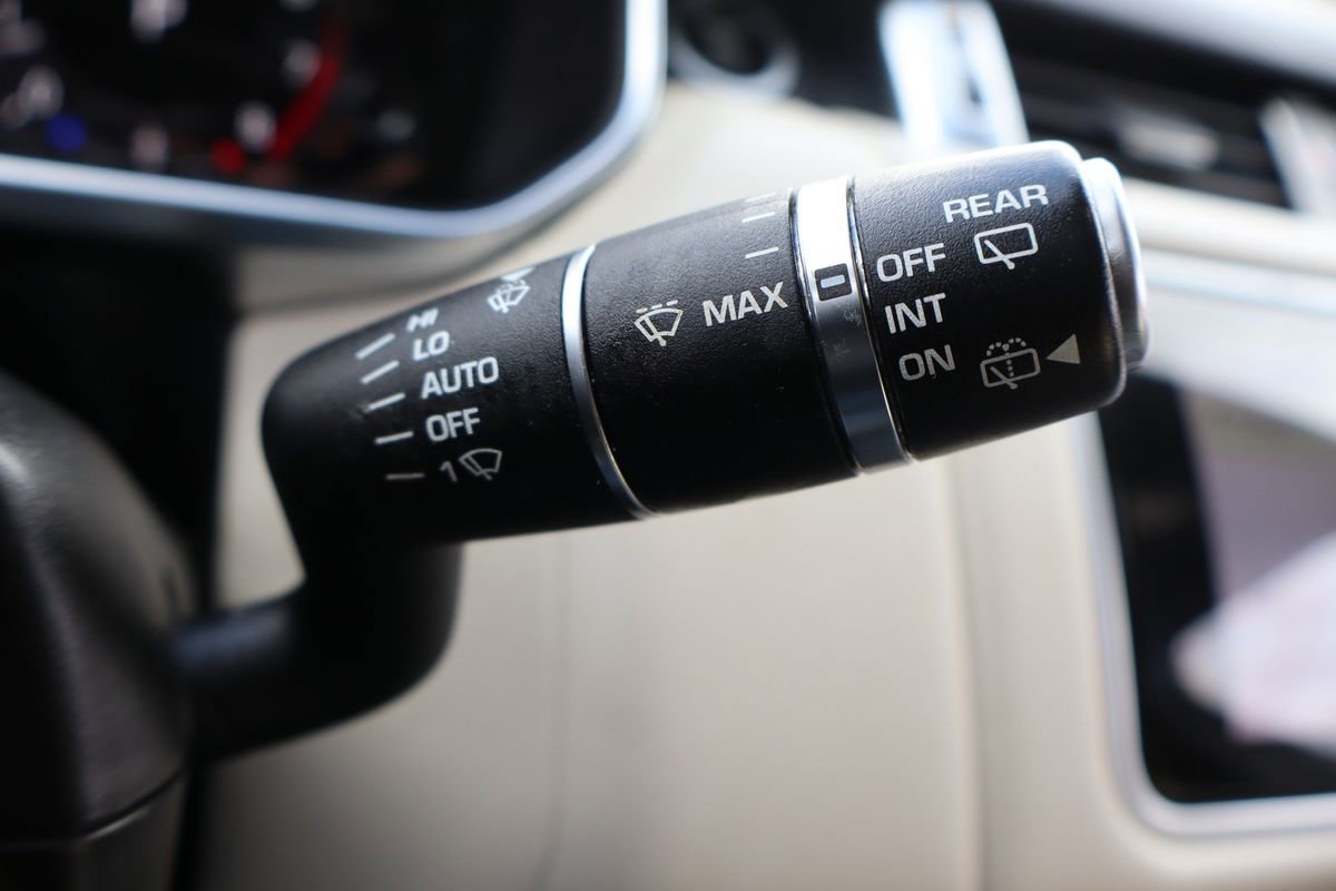 Used 2018 Land Rover Range Rover Sport HSE image 34