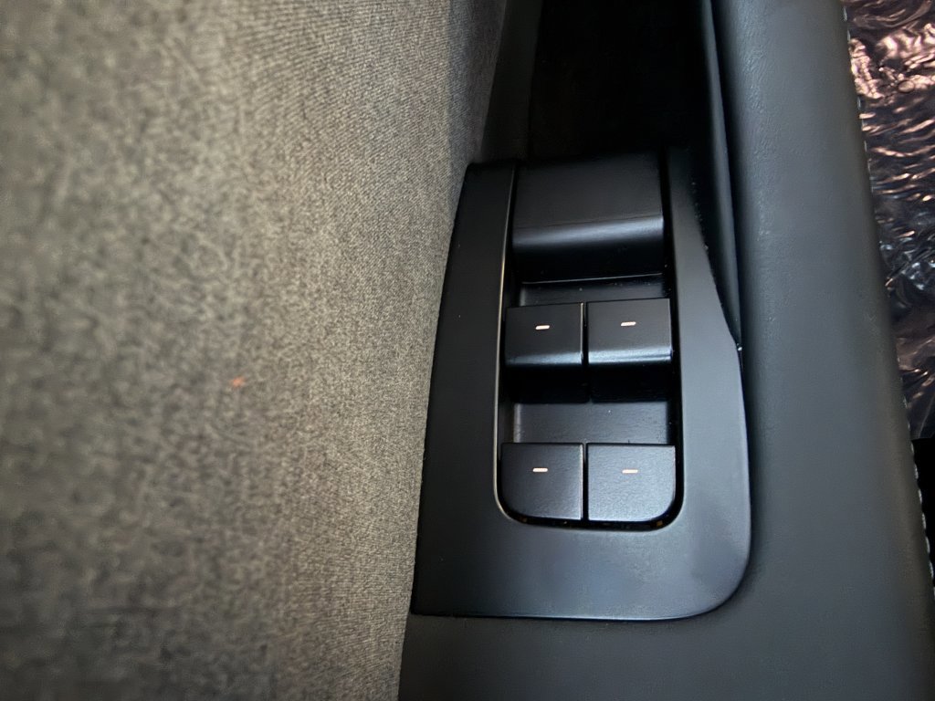 Used 2025 Tesla Model 3 image 34