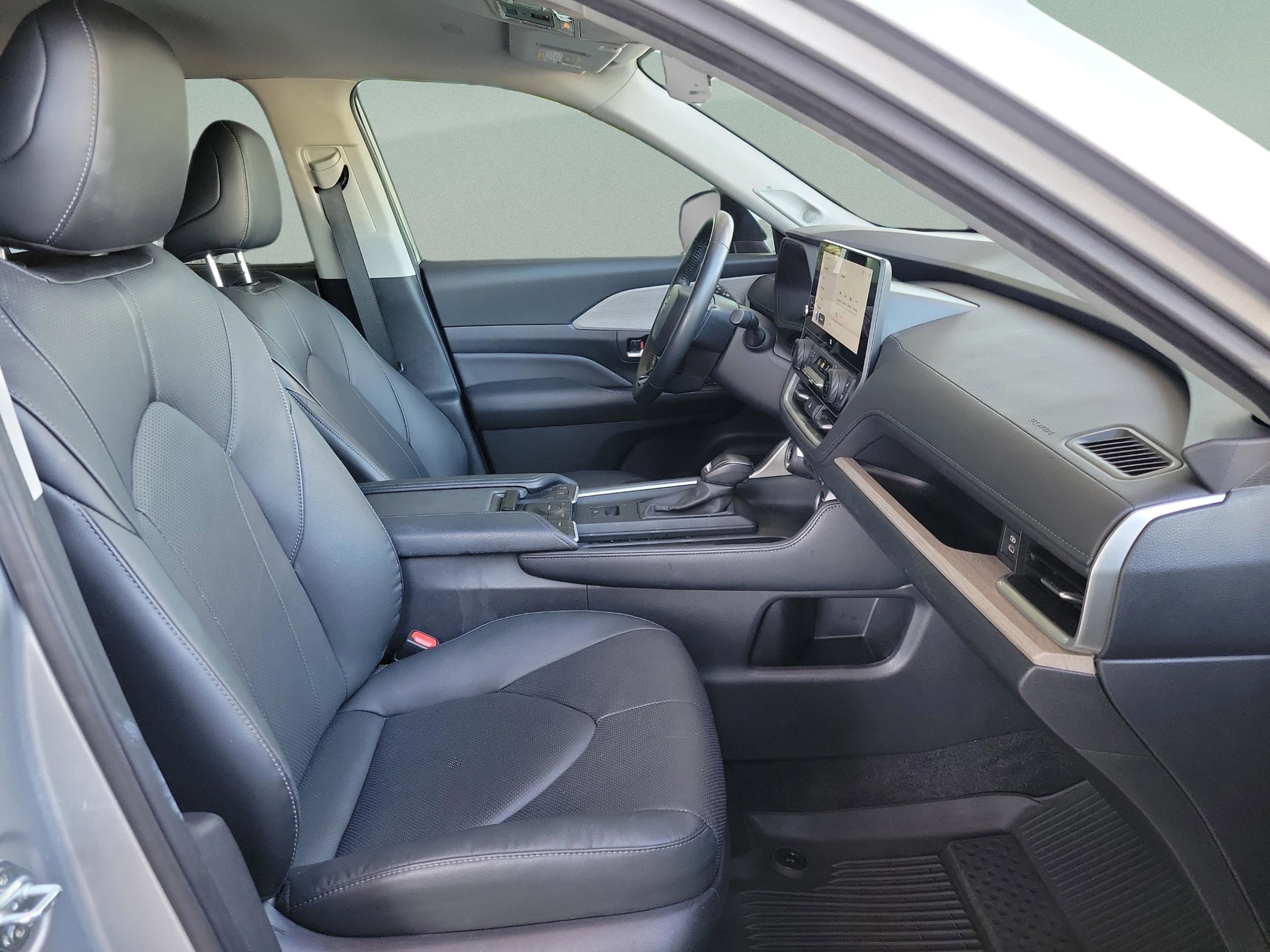 Certified 2024 Toyota Grand Highlander FWD image 6