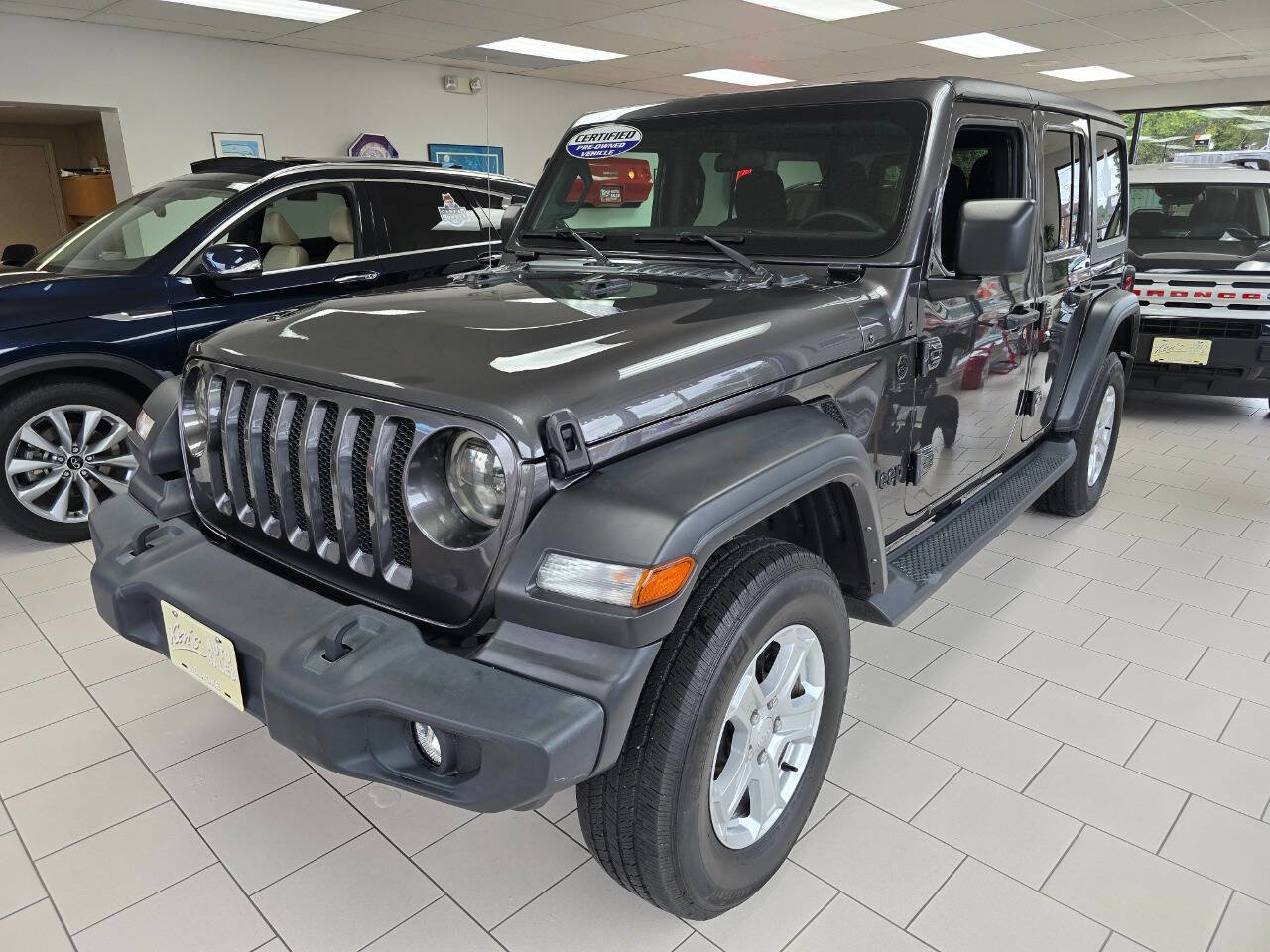 Used 2022 Jeep Wrangler Unlimited Sport image 1