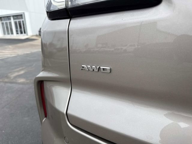 Used 2024 Cadillac XT4 Sport w/ Active Safety Package image 4