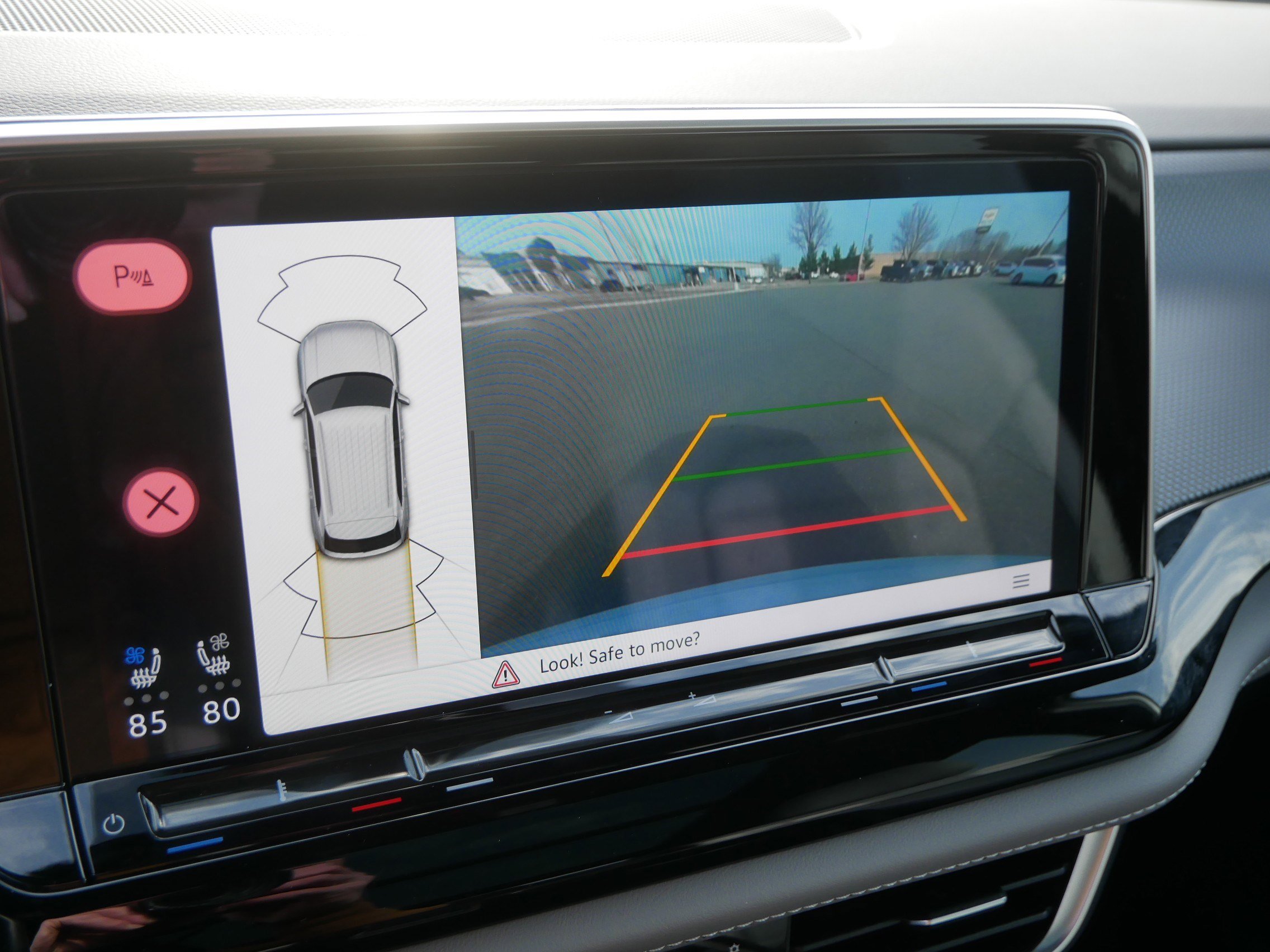 Used 2024 Volkswagen Atlas Cross Sport SEL R-Line image 34