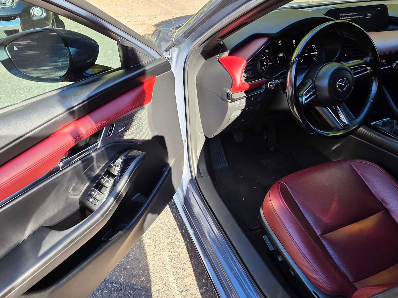 Used 2022 MAZDA MAZDA3 s FWD image 23