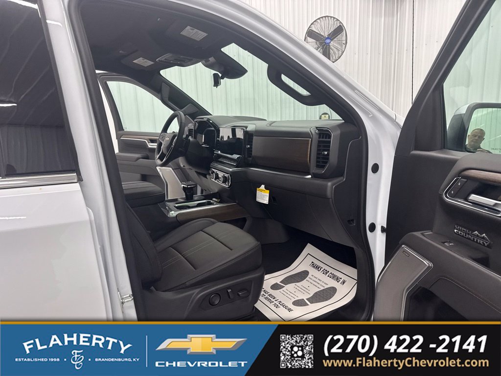 New 2026 Chevrolet Silverado 1500 High Country w/ Technology Package AWD/4WD image 15