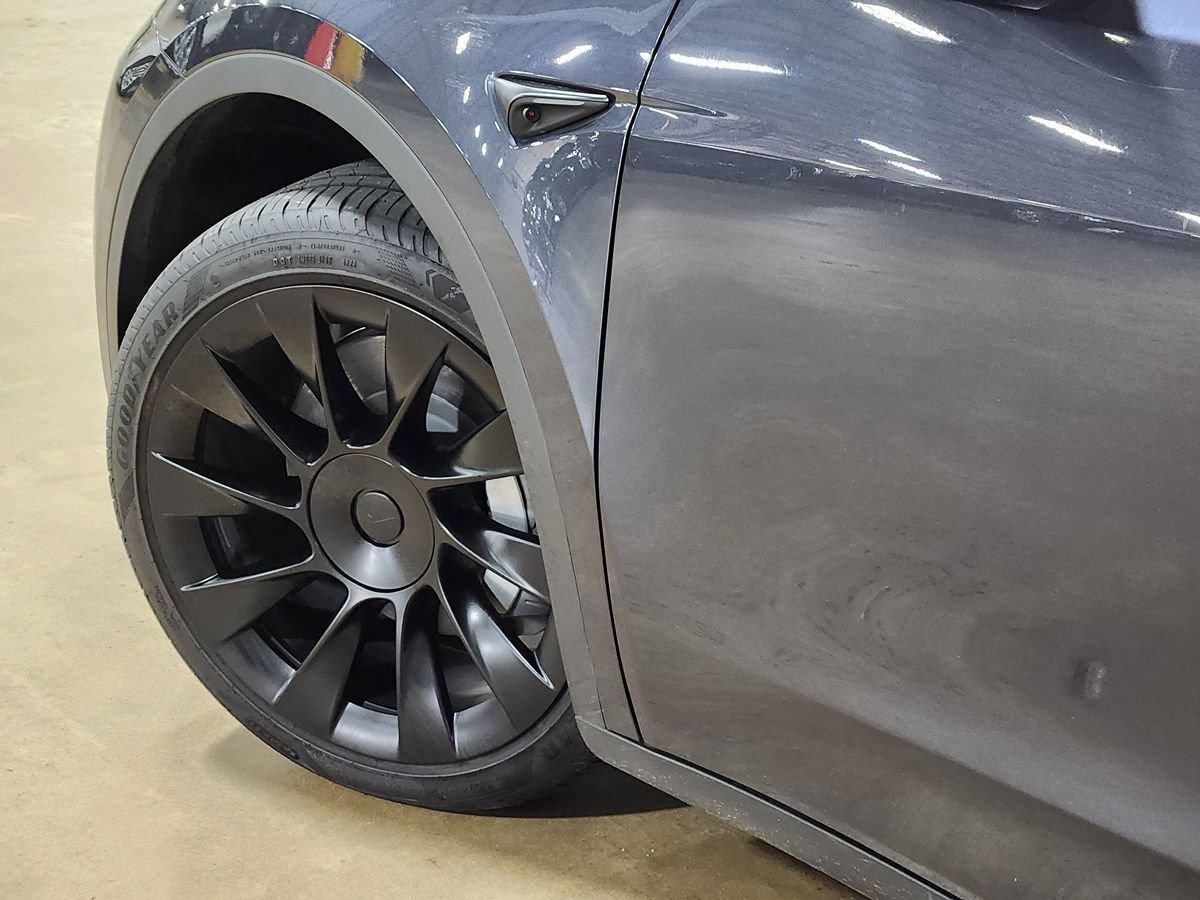 Used 2024 Tesla Model Y Long Range AWD/4WD image 23