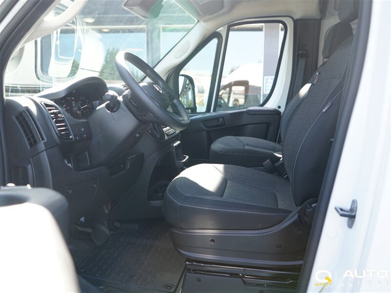 Used 2025 RAM ProMaster 2500 w/ Convenience Group FWD image 16
