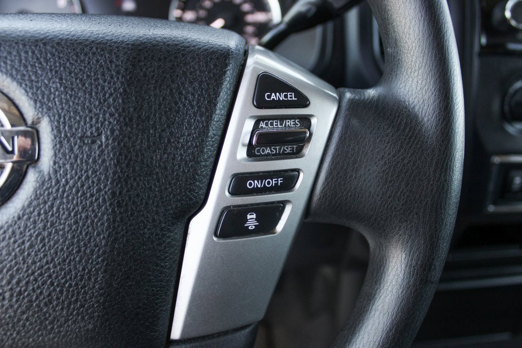 Used 2022 Nissan Titan SV image 22