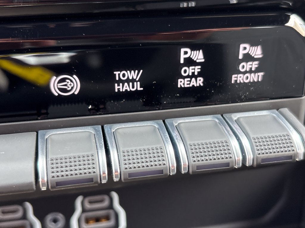 New 2026 RAM 3500 Big Horn AWD/4WD image 44