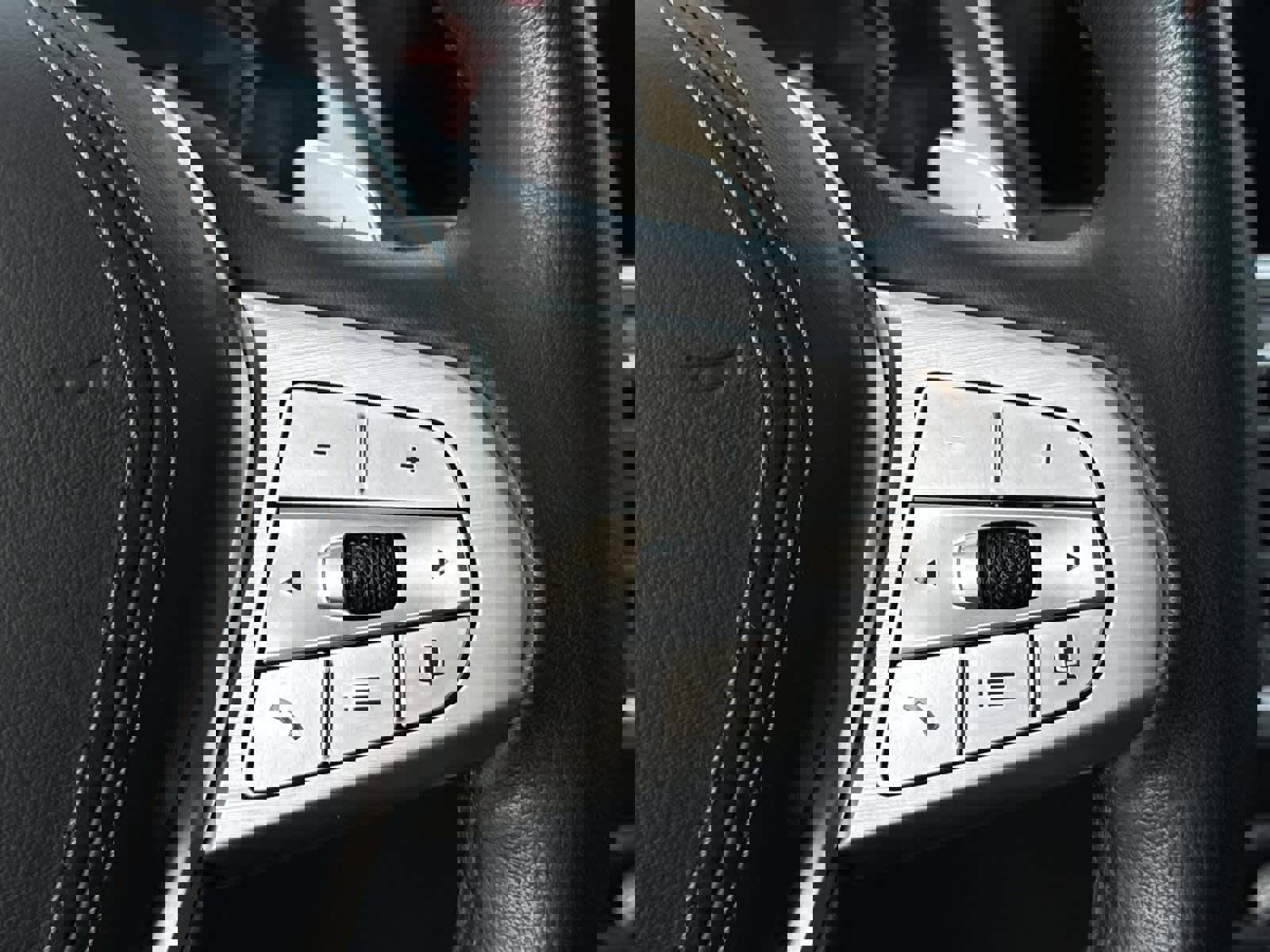 Used 2021 BMW X7 xDrive40i w/ Cold Weather Package image 19