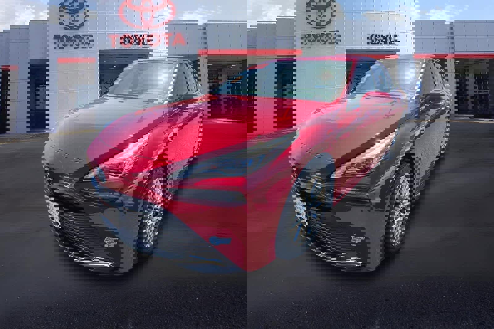 Used 2021 Toyota Mirai XLE w/ Advanced Technology Package image 2