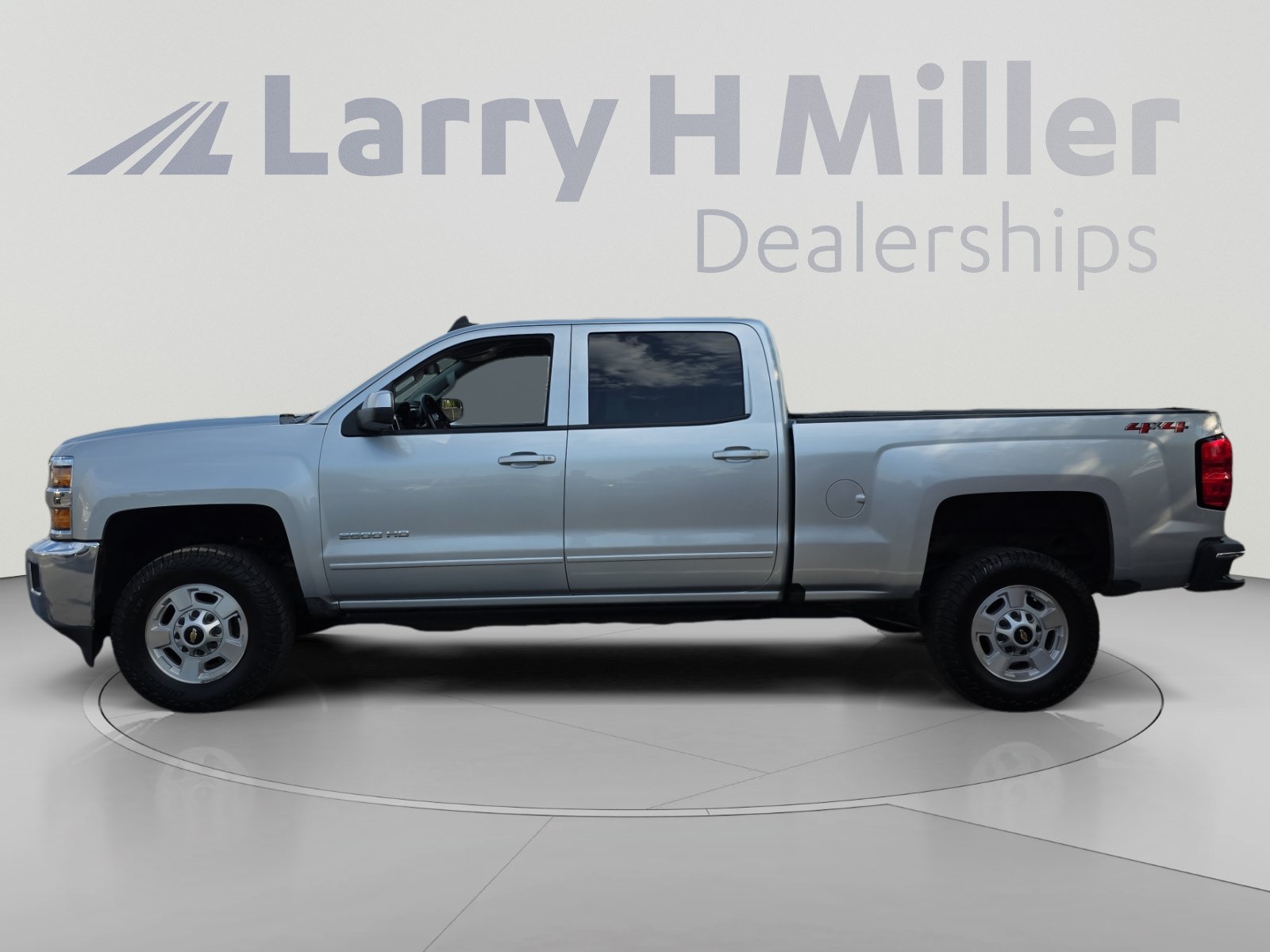 Used 2018 Chevrolet Silverado 2500 LT w/ All Star Edition AWD/4WD image 2