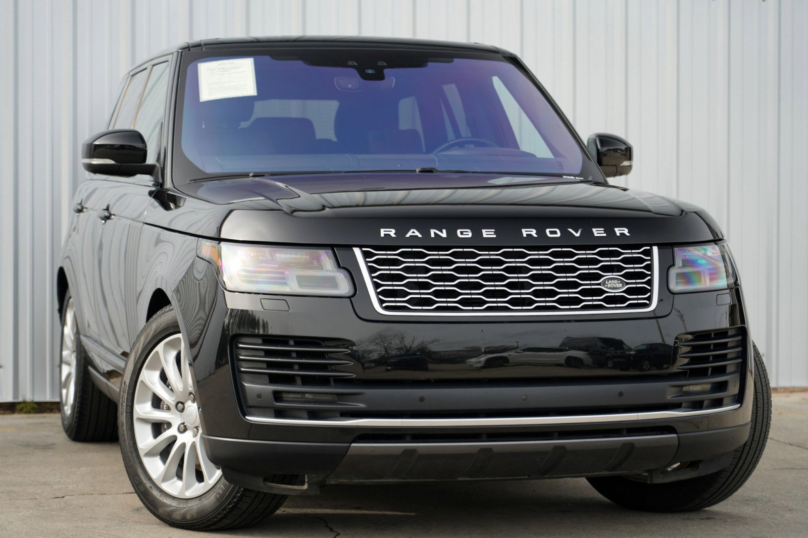 Used 2020 Land Rover Range Rover HSE image 4