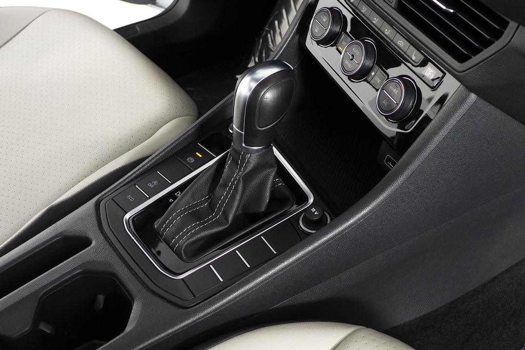 Used 2019 Volkswagen Jetta R-Line FWD image 15