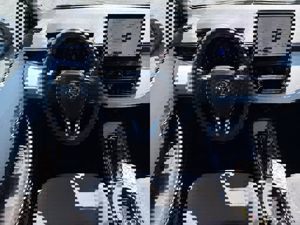 Used 2025 Toyota Corolla FX w/ Convenience Package FWD image 4