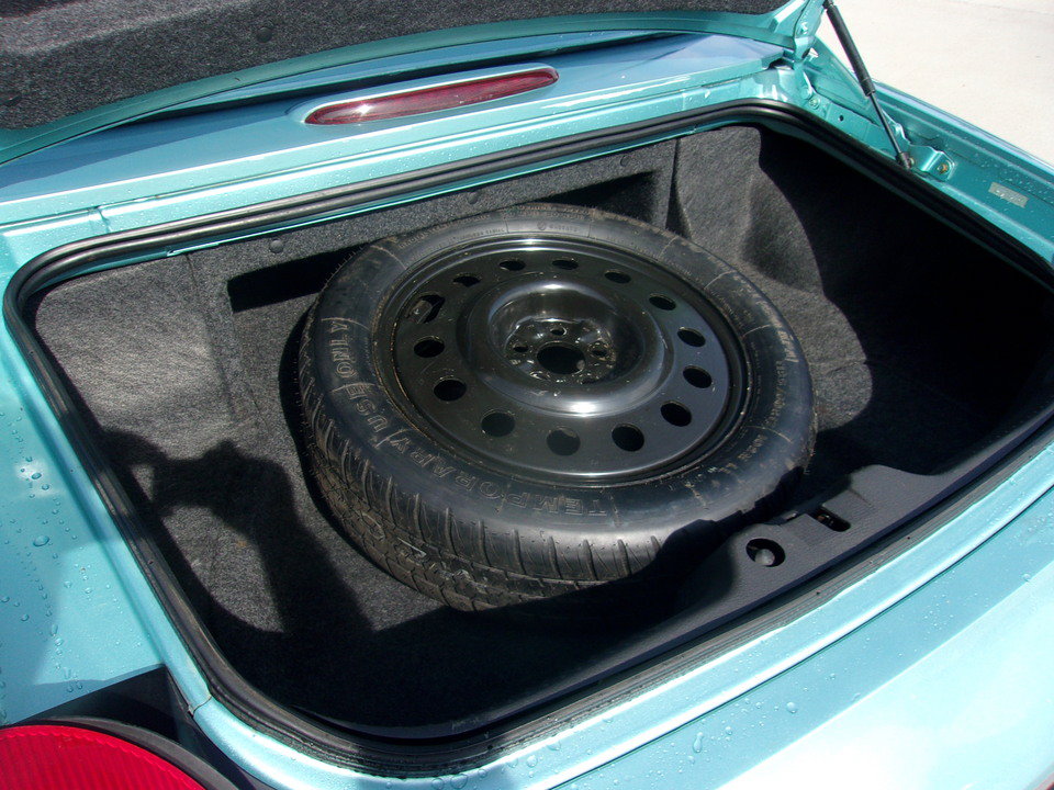 Used 2002 Ford Thunderbird RWD image 18