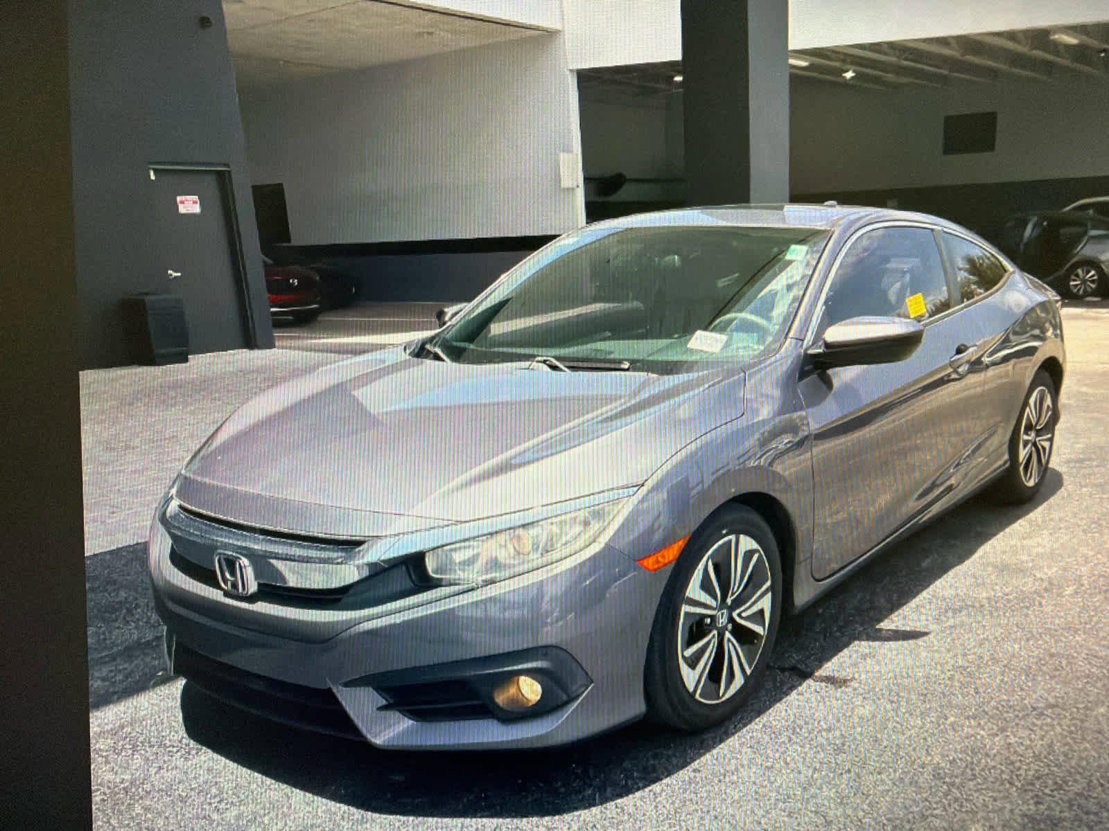 Used 2016 Honda Civic EX-T image 2