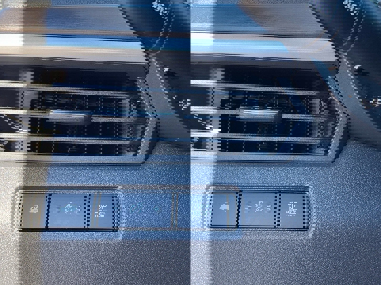 New 2025 Nissan Altima 2.5 SV image 28