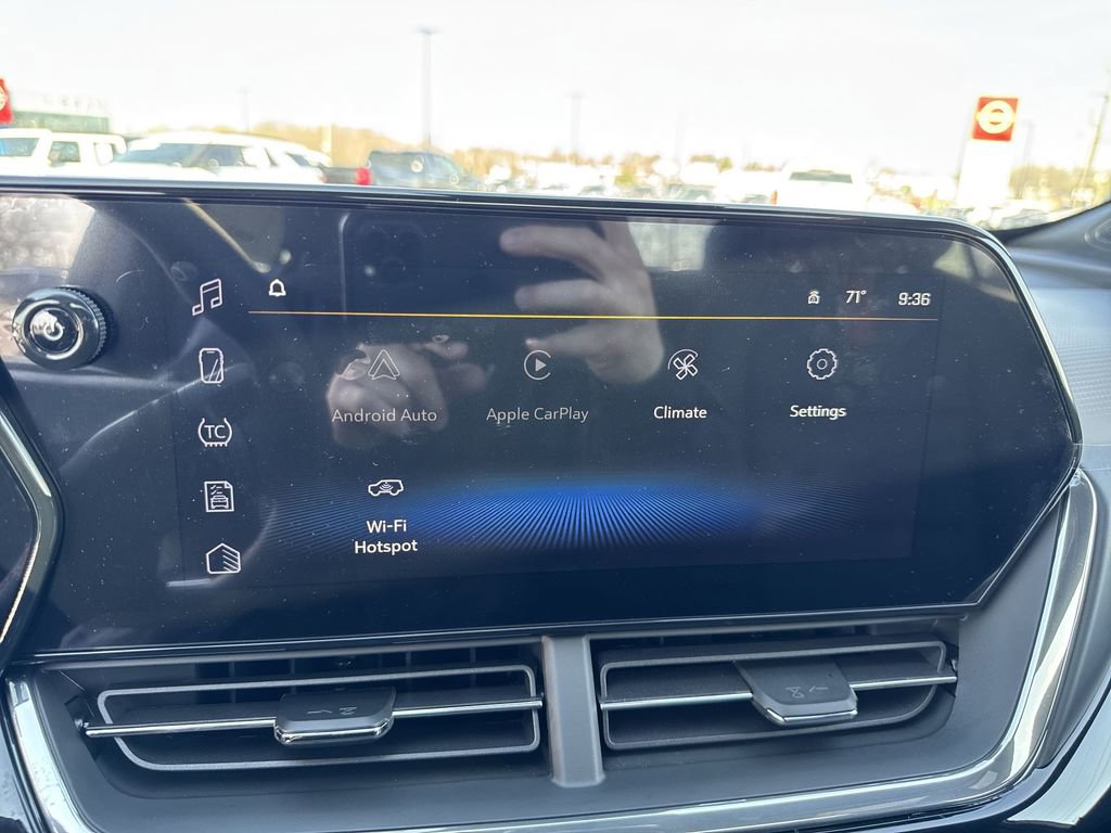 New 2026 Chevrolet Trax RS w/ Sunroof Package image 18