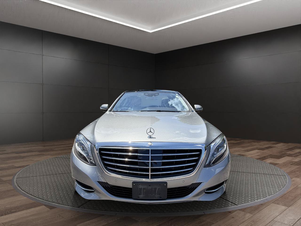 Used 2015 Mercedes-Benz S 550 4MATIC Sedan image 3