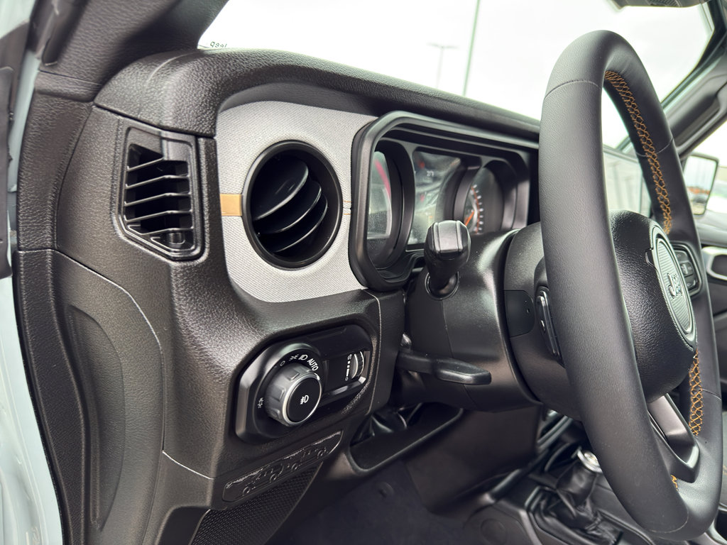 Used 2024 Jeep Wrangler Sport image 13