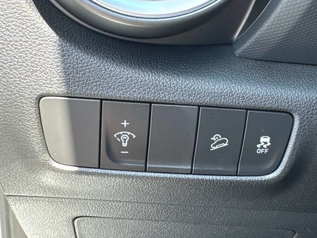 Used 2023 Hyundai Kona SEL AWD/4WD image 27