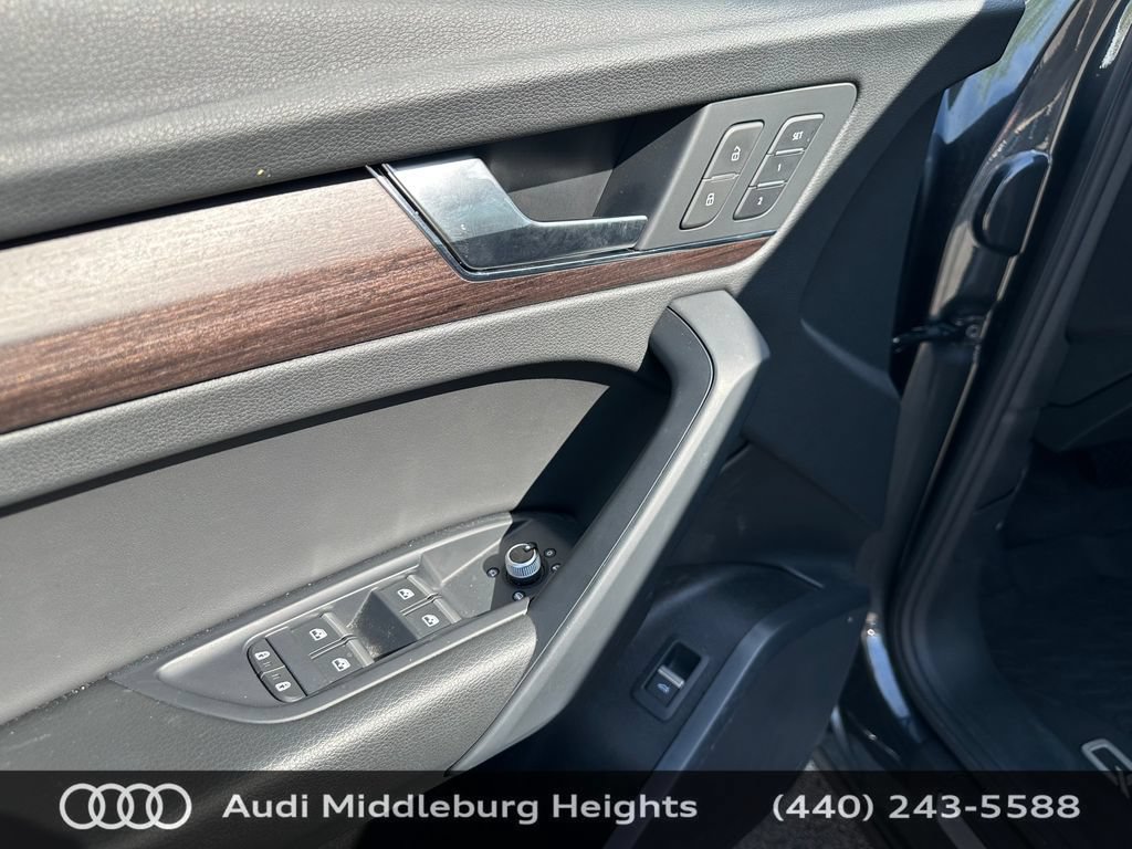 Used 2023 Audi Q5 2.0T Premium w/ Convenience Package AWD/4WD image 15