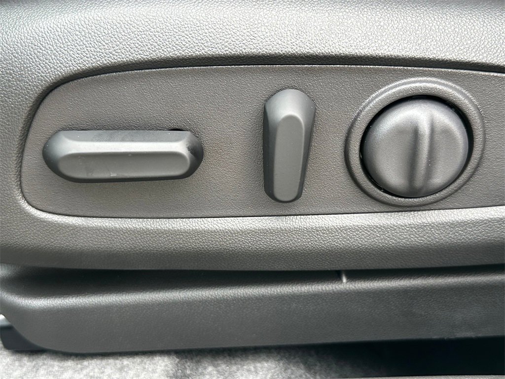 New 2025 Chevrolet Trax ACTIV w/ Sunroof Package image 23