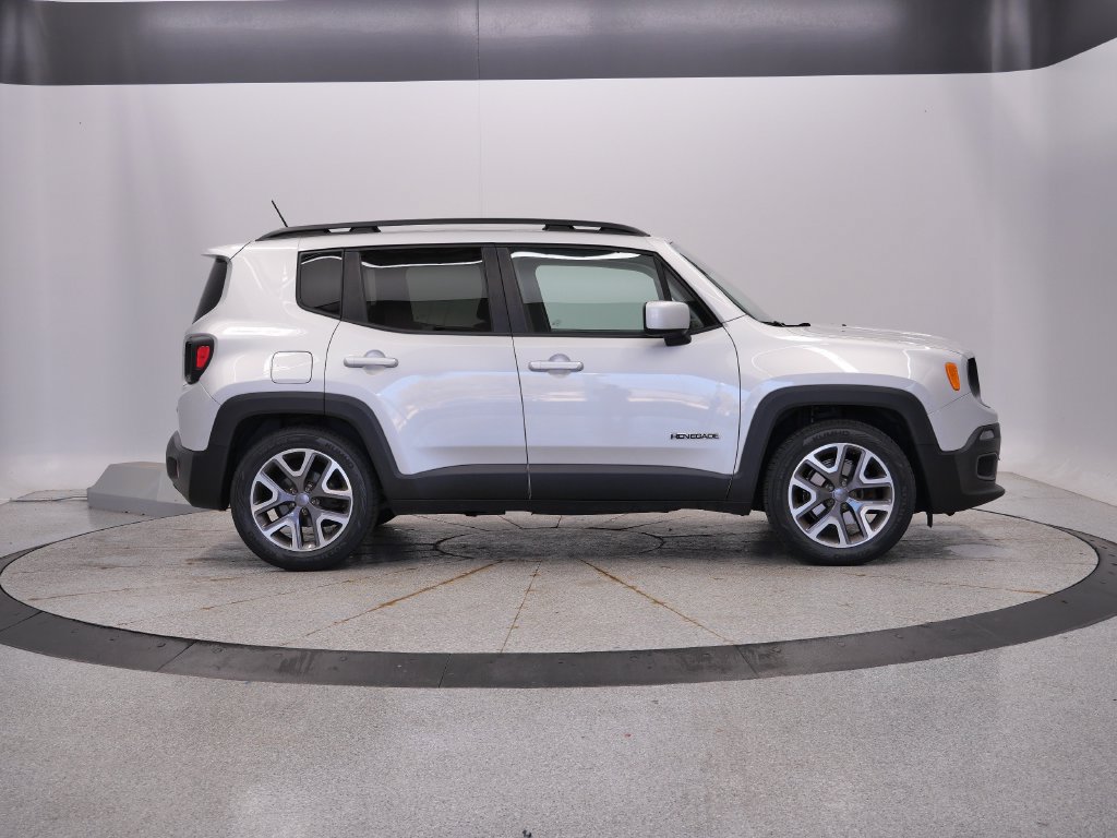Used 2015 Jeep Renegade Latitude FWD image 6