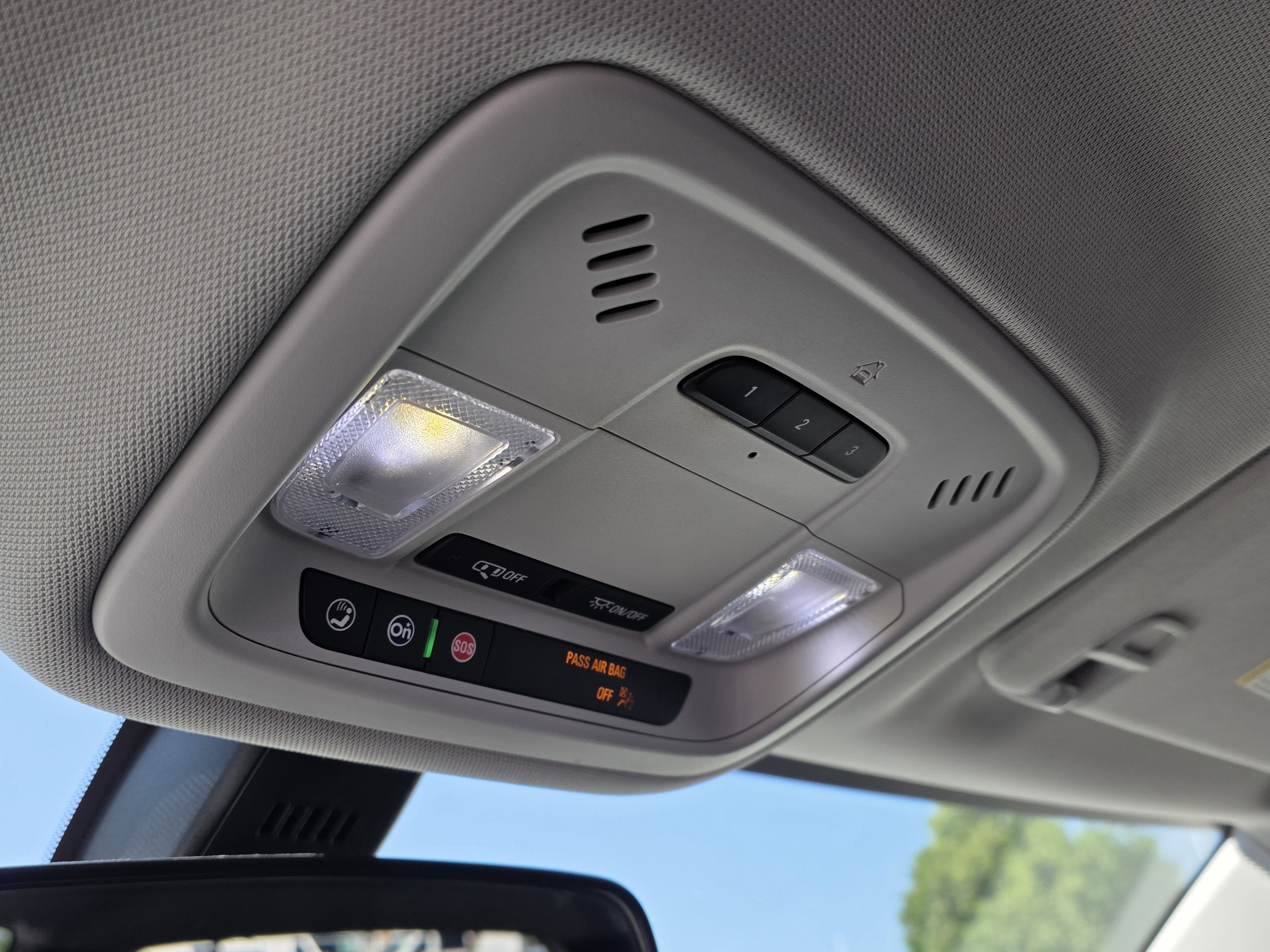 Used 2020 Chevrolet Traverse LT w/ LPO, Floor Liner Package FWD image 18
