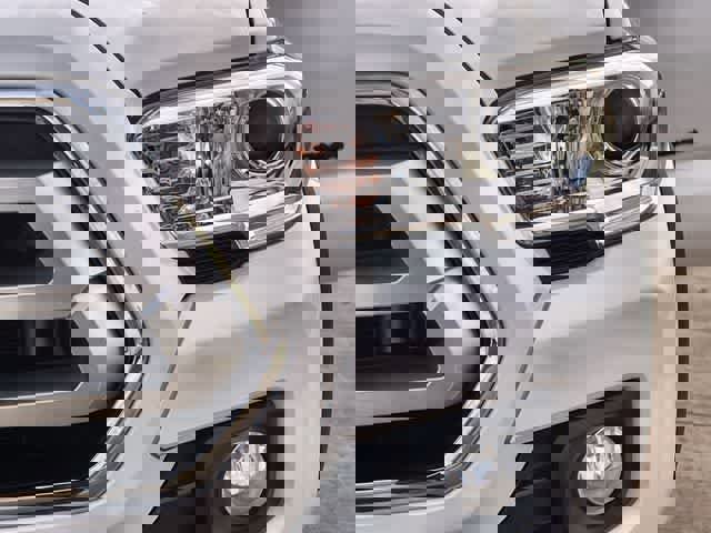 Used 2021 Toyota Tacoma SR5 w/ Trail Edition image 24