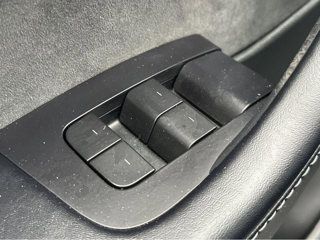 Used 2022 Tesla Model Y Performance image 31