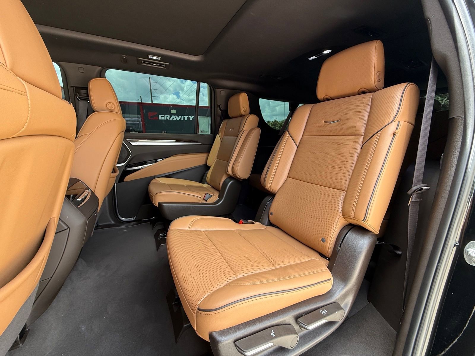 Used 2025 Cadillac Escalade ESV Premium Luxury w/ Touring Package AWD/4WD image 16