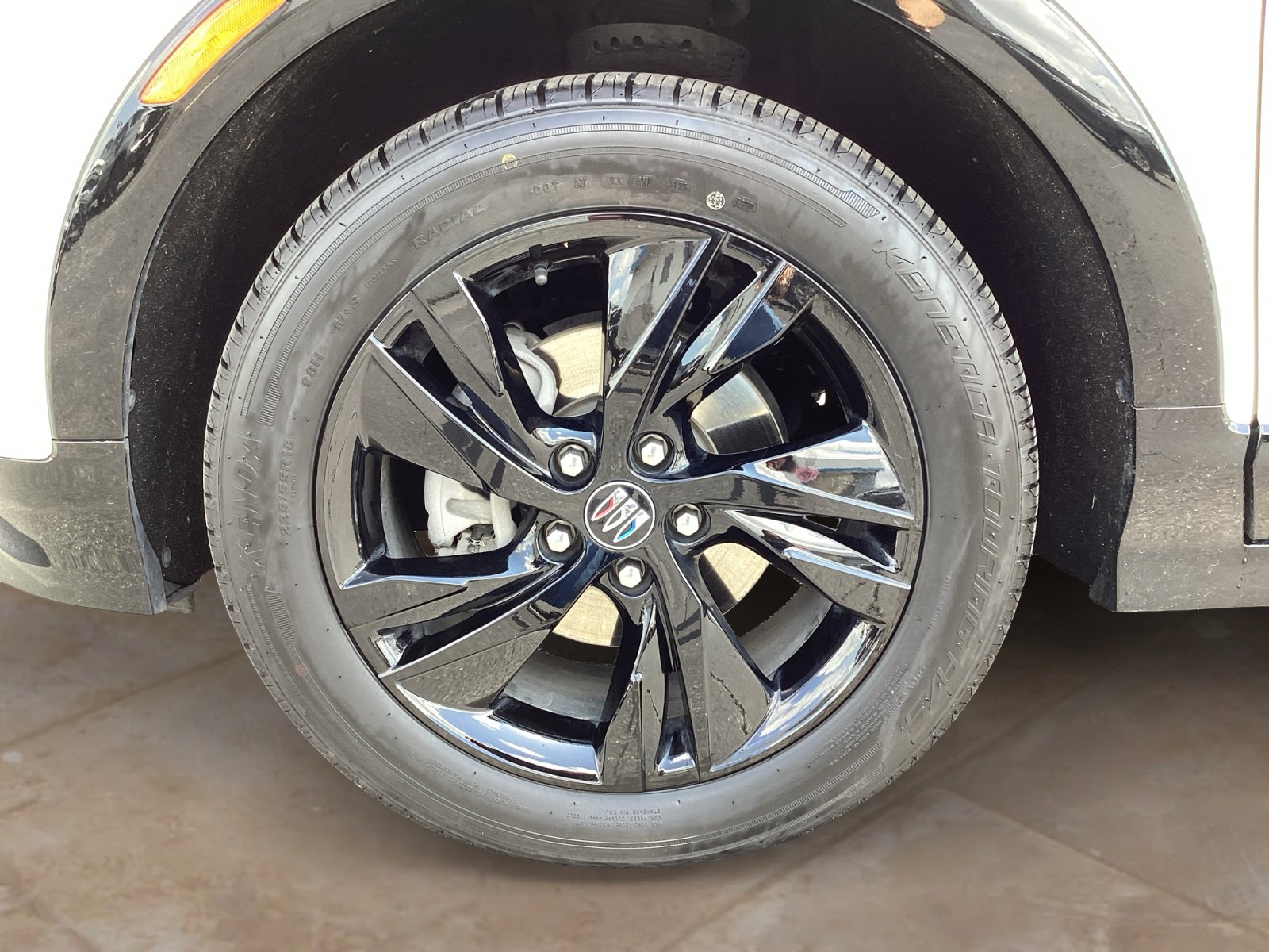 Used 2024 Buick Encore GX Sport Touring FWD image 31