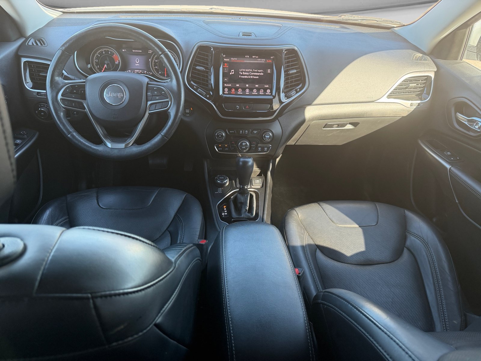 Used 2019 Jeep Cherokee Limited AWD/4WD image 9
