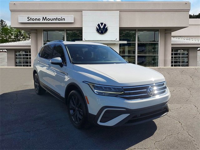 Certified 2022 Volkswagen Tiguan SE w/ Panoramic Sunroof Package