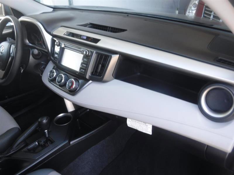 Used 2015 Toyota RAV4 LE FWD image 27