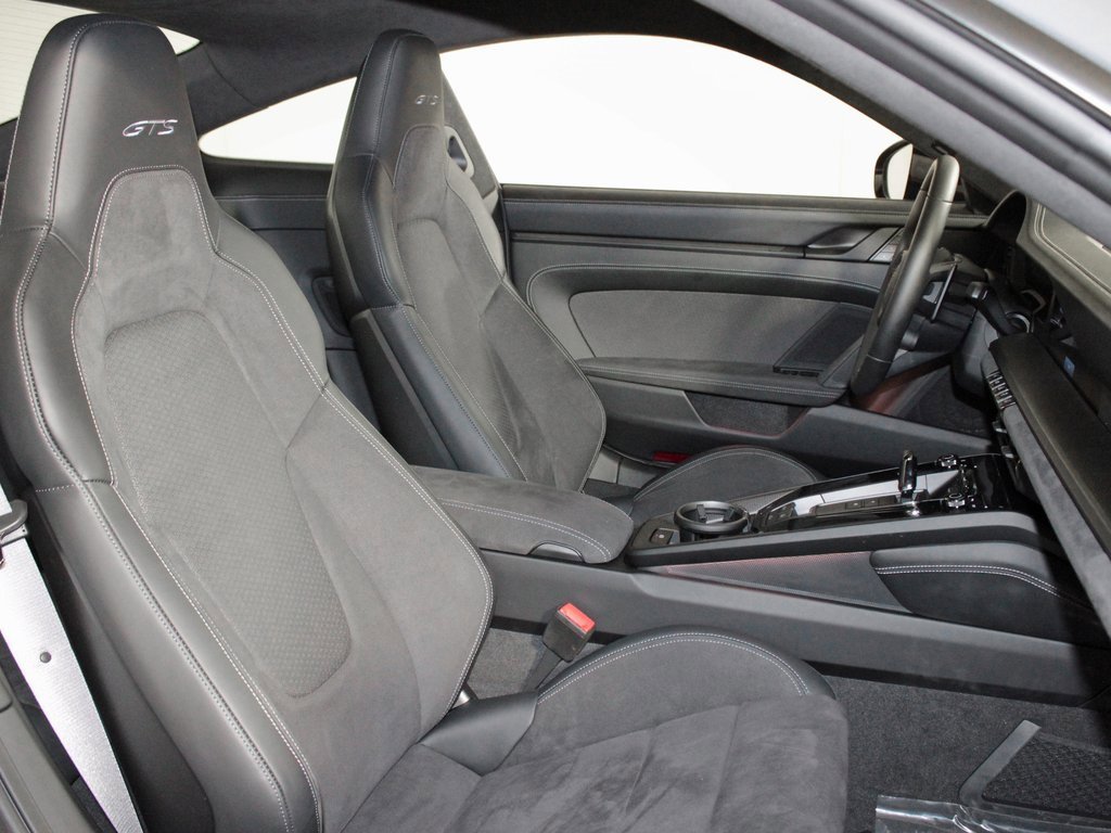 Certified 2025 Porsche 911 Carrera GTS image 37