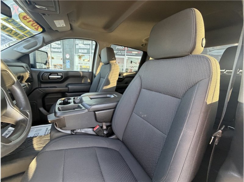 Used 2019 Chevrolet Silverado 1500 Custom w/ Custom Max Trailering Package AWD/4WD image 19