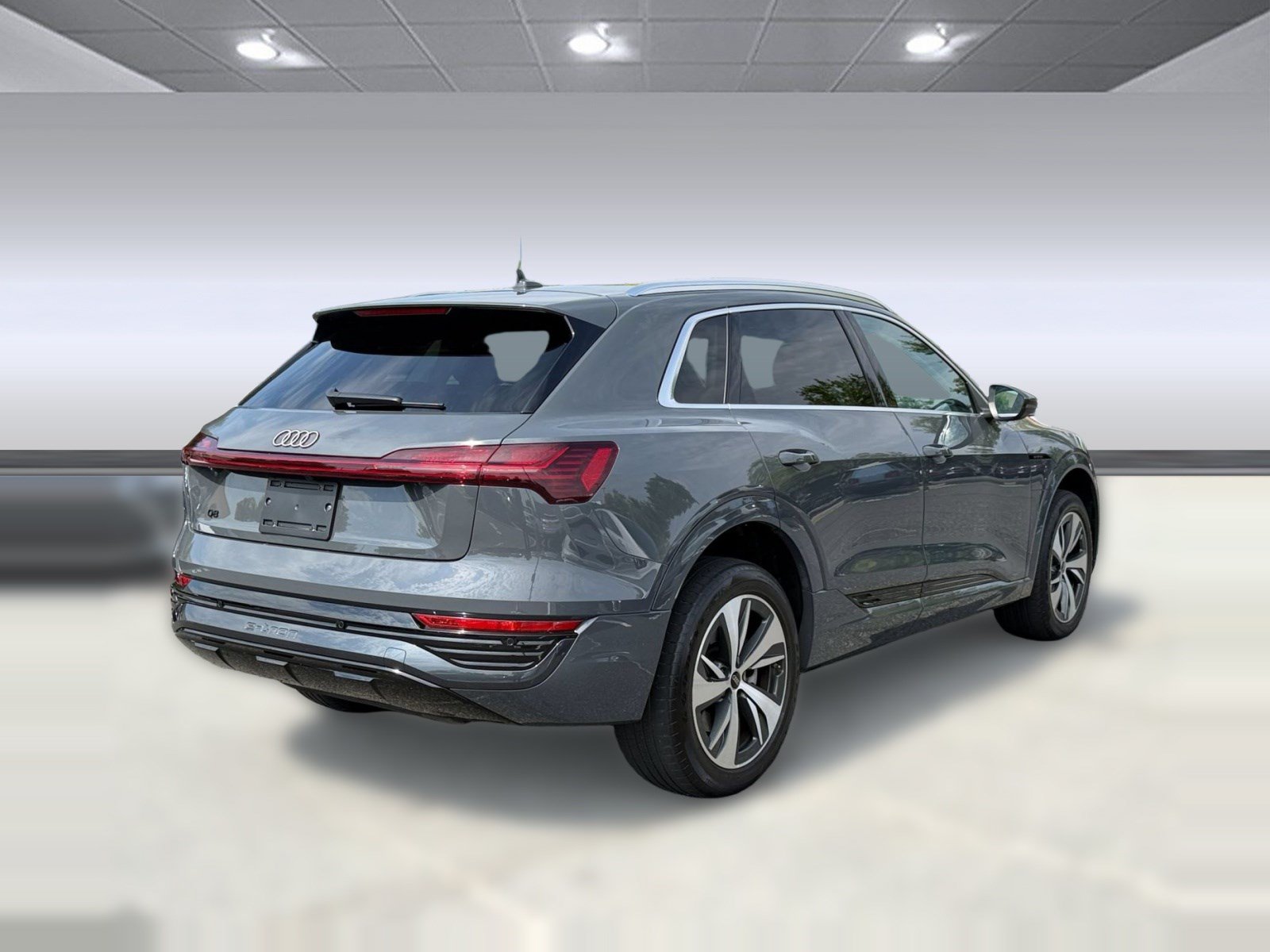 Used 2024 Audi Q8 e-tron Premium AWD/4WD image 9