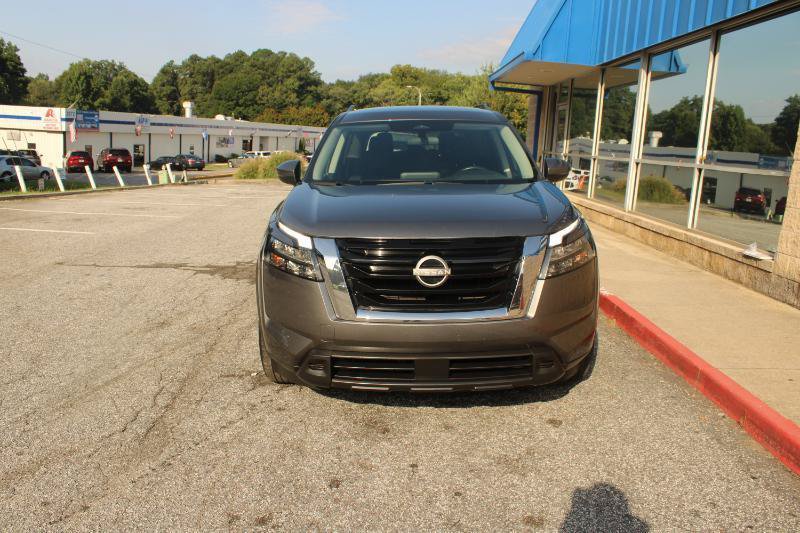 Used 2023 Nissan Pathfinder SV w/ Cargo Package FWD image 2