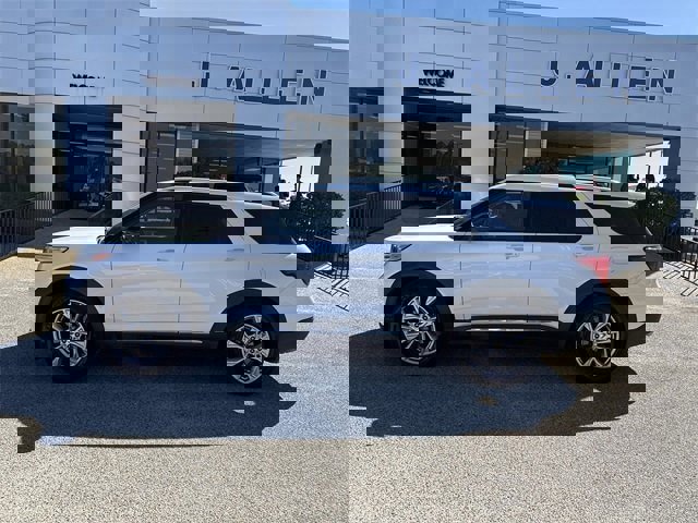 Certified 2021 Ford Explorer Limited w/ Equipment Group 301A image 2