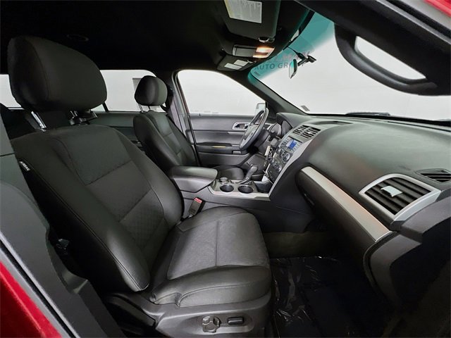 Used 2014 Ford Explorer XLT image 36