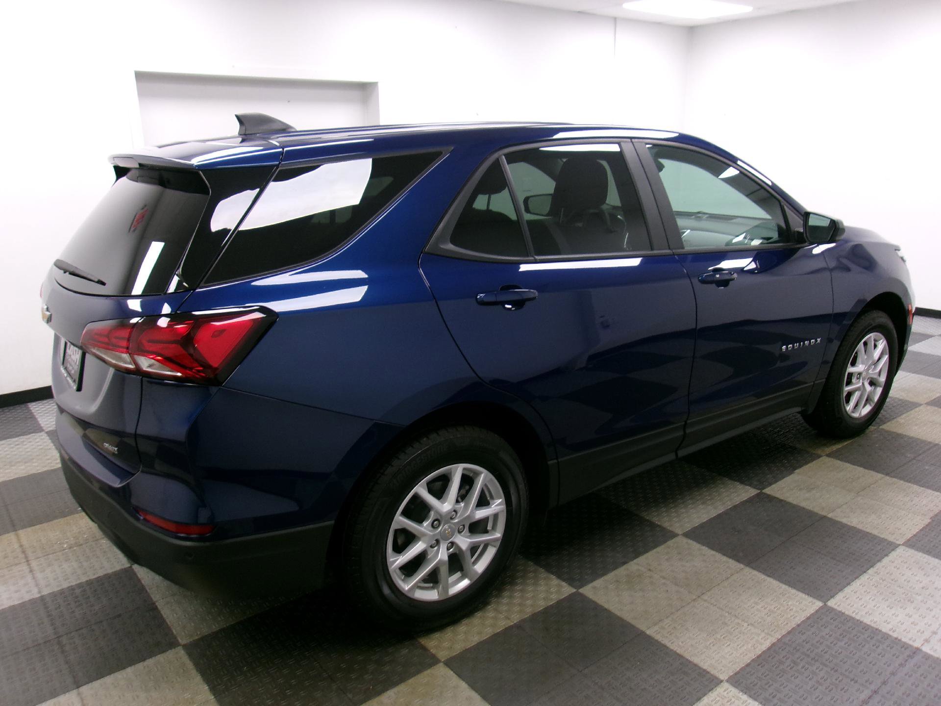 Certified 2023 Chevrolet Equinox LS AWD/4WD image 13