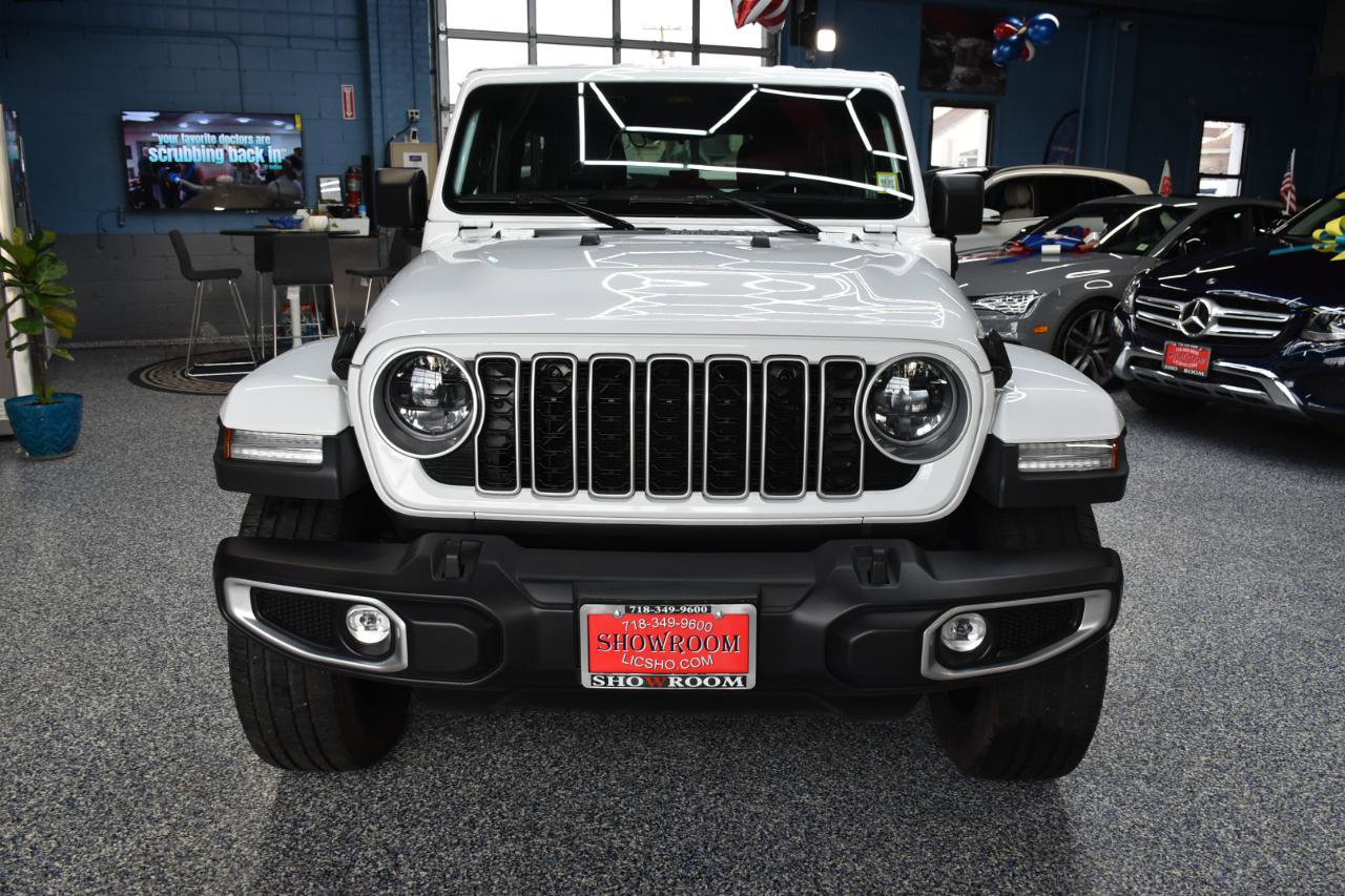 Used 2025 Jeep Wrangler Sahara image 10