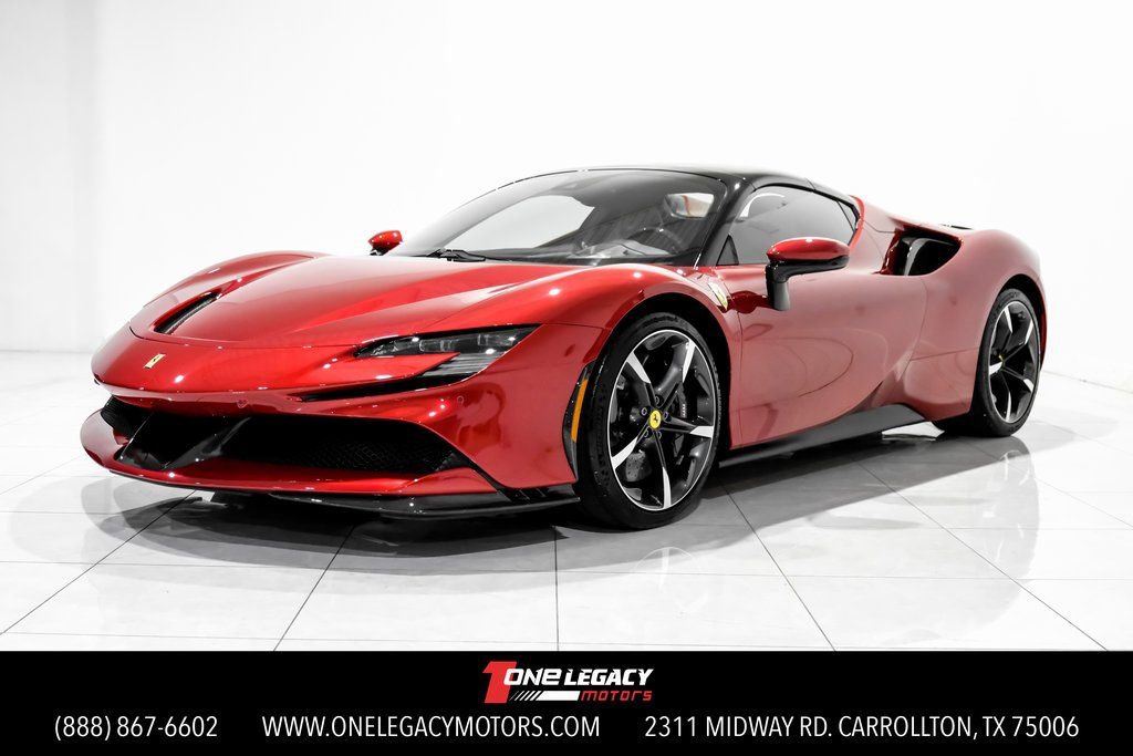 Used 2022 Ferrari SF90 Spider image 1