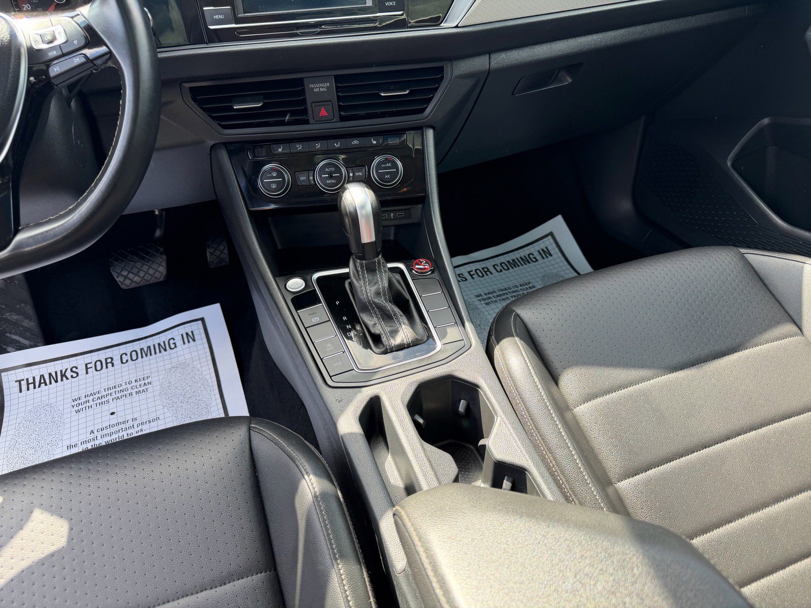 Used 2021 Volkswagen Jetta SE FWD image 17